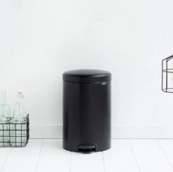 Brabantia NewIcon Prullenbak - 20 L - Matt Black -Brabantia 1200x1190 1