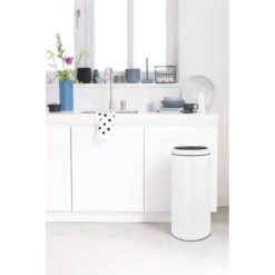 Brabantia Touch Bin Flat Top 30 L - Wit Prullenbak -Brabantia 1200x1200 247