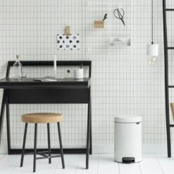 Brabantia NewIcon Prullenbak - 12 L - White 20 Brabantia NewIcon Prullenbak - 12 L - White -Brabantia 1200x1200 327