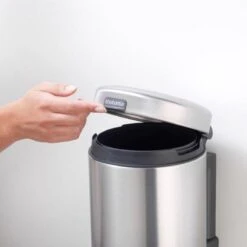 Brabantia NewIcon Wandprullenbak - 3 L - Matt Steel -Brabantia 1200x1200 375
