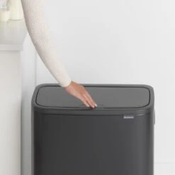 Brabantia Bo Touch Bin Prullenbak - 2 X 30 L - Matt Black 26 Brabantia Bo Touch Bin Prullenbak - 2 X 30 L - Matt Black -Brabantia 1200x1200 376