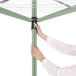 Brabantia Lift-O-Matic Droogmolen Met Metalen Grondanker, Beschermhoes, Wasknijpertasje En Wasknijpers - 50 M - Leaf Green -Brabantia 1200x1200 419