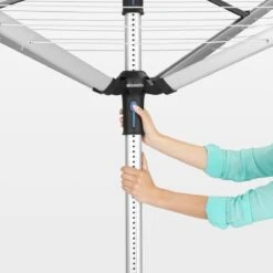 Brabantia Lift-o-Matic Advance Droogmolen Met Kunststof Betonanker, Beschermhoes En Wasknijpertasje - 50 M - Zilvergrijs -Brabantia 1200x1200 460