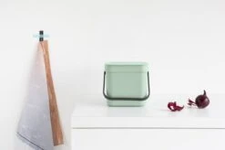 Brabantia Sort & Go Aanrecht Afvalbakje - 3 L - Jade Green -Brabantia 1200x799 58