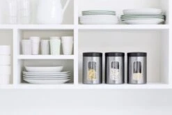 Brabantia Voorraadbus - 1,4 L - Matt Steel Fingerprint Proof / Matt Black Deksel - Met Venster -Brabantia 1200x800 110