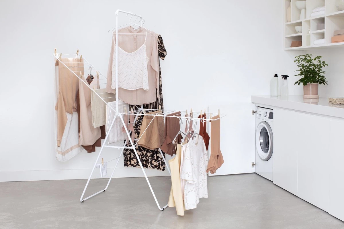 Brabantia HangOn Droogrek Inklapbaar - 25 Meter - Met Stang - White 7 Brabantia HangOn Droogrek Inklapbaar - 25 Meter - Met Stang - White - Afbeelding 5