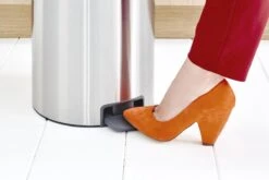 Brabantia NewIcon Prullenbak - 30 L - Matt Steel -Brabantia 1200x800 66