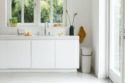 Brabantia Sort & Go Aanrecht Afvalbakje - 3 L - Light Grey -Brabantia 1200x800 68