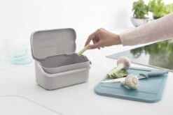 Brabantia SinkSide Afvalbakje Aanrecht - 1,8 Liter - Mid Grey 16 Brabantia SinkSide Afvalbakje Aanrecht - 1,8 Liter - Mid Grey -Brabantia 1200x800 71