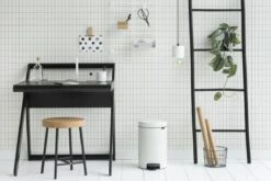Brabantia NewIcon Prullenbak - 12 L - White 19 Brabantia NewIcon Prullenbak - 12 L - White -Brabantia 1200x800 81