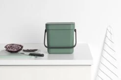 Brabantia Sort & Go Aanrecht Afvalbakje - 3 L - Fir Green 23 Brabantia Sort & Go Aanrecht Afvalbakje - 3 L - Fir Green -Brabantia 1200x800 97