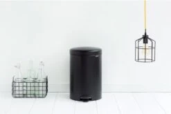 Brabantia NewIcon Prullenbak - 20 L - Matt Black -Brabantia 1200x801