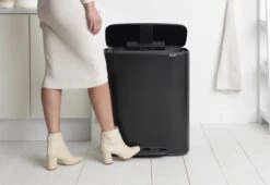 Brabantia Bo Prullenbak - 60 L - Met 80 Vuilniszakken - Matt Black -Brabantia 1200x828 1