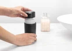 Brabantia ReNew Zeepdispenser - 250 Ml - Dark Grey -Brabantia 1200x848