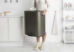 Brabantia Bo Prullenbak - 60 L - Platinum 20 Brabantia Bo Prullenbak - 60 L - Platinum -Brabantia 1200x857 1