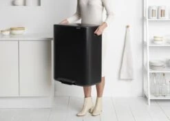 Brabantia Bo Prullenbak - 60 L - Matt Black -Brabantia 1200x857 5