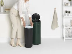 Brabantia Touch Bin Prullenbak - 30 L - Pine Green -Brabantia 1200x899 12