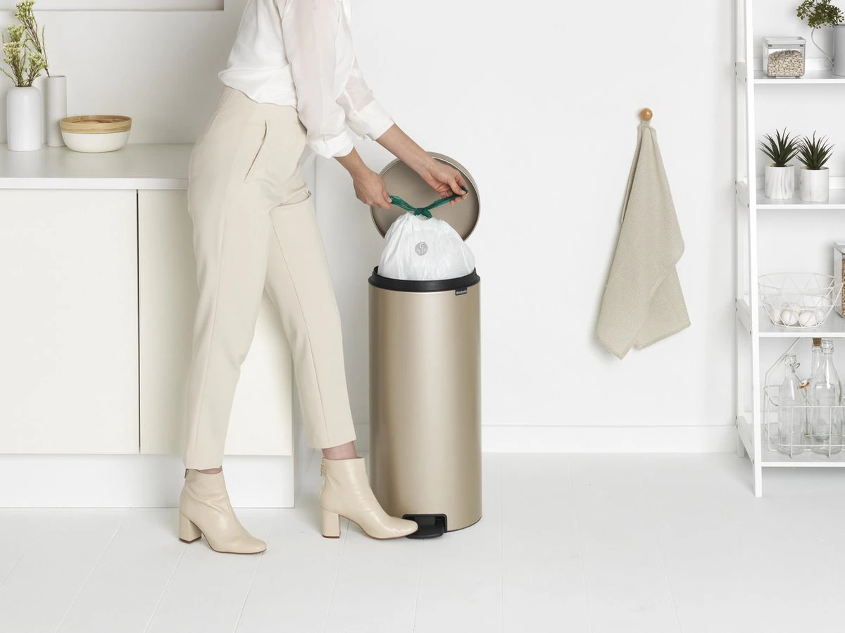 Brabantia NewIcon Prullenbak - 30 L - Metallic Gold 9 Brabantia NewIcon Prullenbak - 30 L - Metallic Gold - Afbeelding 7