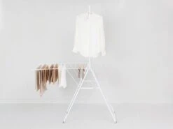 Brabantia HangOn Droogrek Inklapbaar - 25 Meter - Met Stang - White 39 Brabantia HangOn Droogrek Inklapbaar - 25 Meter - Met Stang - White -Brabantia 1200x900 124