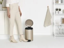 Brabantia NewIcon Prullenbak - 12 L - Metallic Gold -Brabantia 1200x900 56
