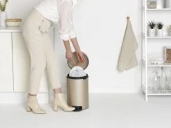 Brabantia NewIcon Prullenbak - 12 L - Metallic Gold -Brabantia 1200x900 57