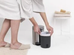 Brabantia NewIcon Prullenbak - 3 L - Matt Steel Fingerprint Proof -Brabantia 1200x900 62