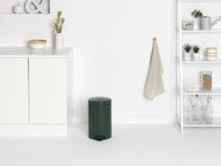 Brabantia NewIcon Prullenbak - 12 L - Pine Green -Brabantia 1200x901 5