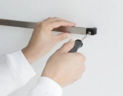 Brabantia Ophangrek Voor Keukenhulpen - 7 Haken - 60 Cm - Matt Steel 16 Brabantia Ophangrek Voor Keukenhulpen - 7 Haken - 60 Cm - Matt Steel -Brabantia 1200x934