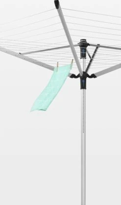 Brabantia Lift-o-Matic Advance Droogmolen Met Kunststof Betonanker, Beschermhoes En Wasknijpertasje - 50 M - Zilvergrijs -Brabantia 709x1200