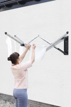 Brabantia WallFix Wanddroger - Met Beschermhoes - 24 M - Metallic Grey 39 Brabantia WallFix Wanddroger - Met Beschermhoes - 24 M - Metallic Grey -Brabantia 799x1200 139