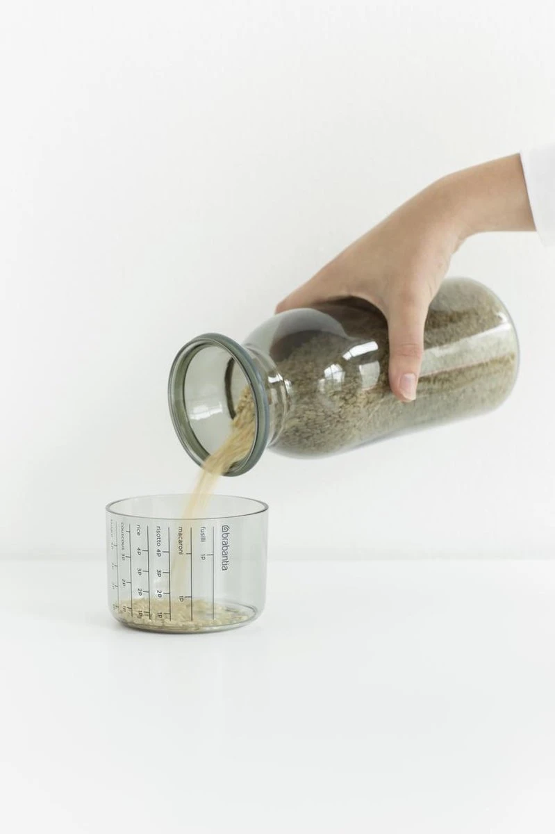 Brabantia Voorraadbussen Met Maatbeker Set Van 2 - 1,3 L - Dark Grey 4 Brabantia Voorraadbussen Met Maatbeker Set Van 2 - 1,3 L - Dark Grey - Afbeelding 2