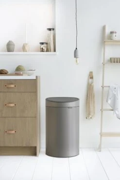 Brabantia Touch Bin Prullenbak - 40 L - Platinum -Brabantia 800x1200 35