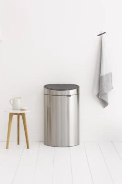 Brabantia Touch Bin Prullenbak - 40 L - Matt Steel Fingerprint Proof -Brabantia 800x1200 38