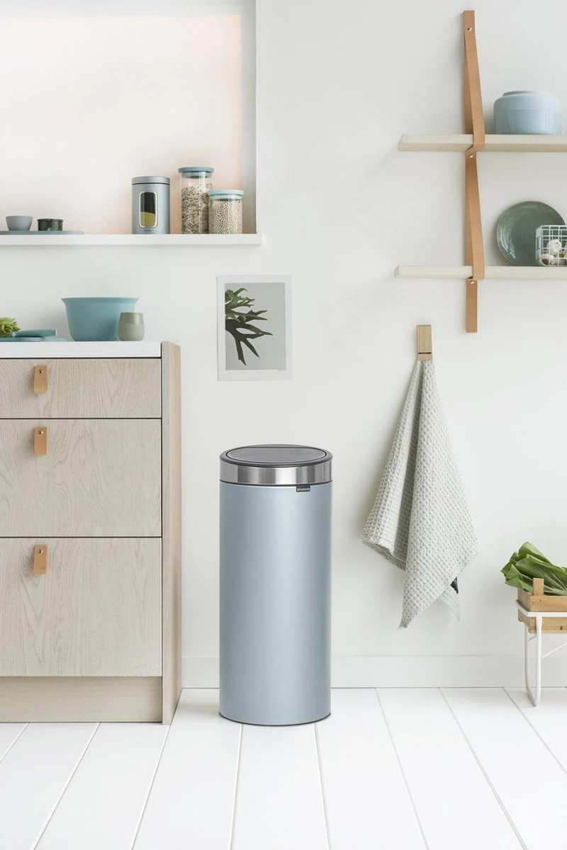 Brabantia Touch Bin Prullenbak - 30 L - Metallic Mint / Matt Steel Fingerprint Proof Deksel 5 Brabantia Touch Bin Prullenbak - 30 L - Metallic Mint / Matt Steel Fingerprint Proof Deksel - Afbeelding 3