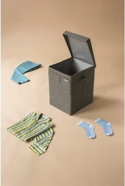 Brabantia Wasmand Met Deksel - Stapelbaar - 35 L - Pepper Black 27 Brabantia Wasmand Met Deksel - Stapelbaar - 35 L - Pepper Black -Brabantia 807x1200 2